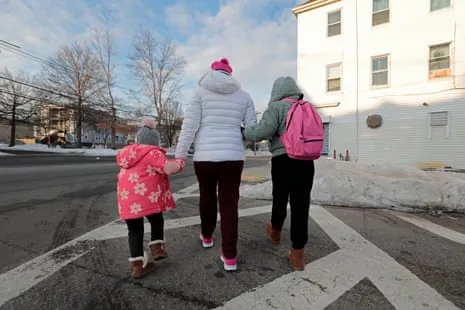 Courts Decide Opposing White House on Removing Central American Children and Venezuelan Nationals